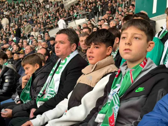 Yaşamın her alanında Bursaspor’a desteğini sunan Osmangazi Belediye Başkanı Erkan