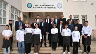 Bursa Uludağ Üniversitesi (BUÜ) yöneticileri, eğitim-öğretim faaliyetlerini ve yürütülen projeleri