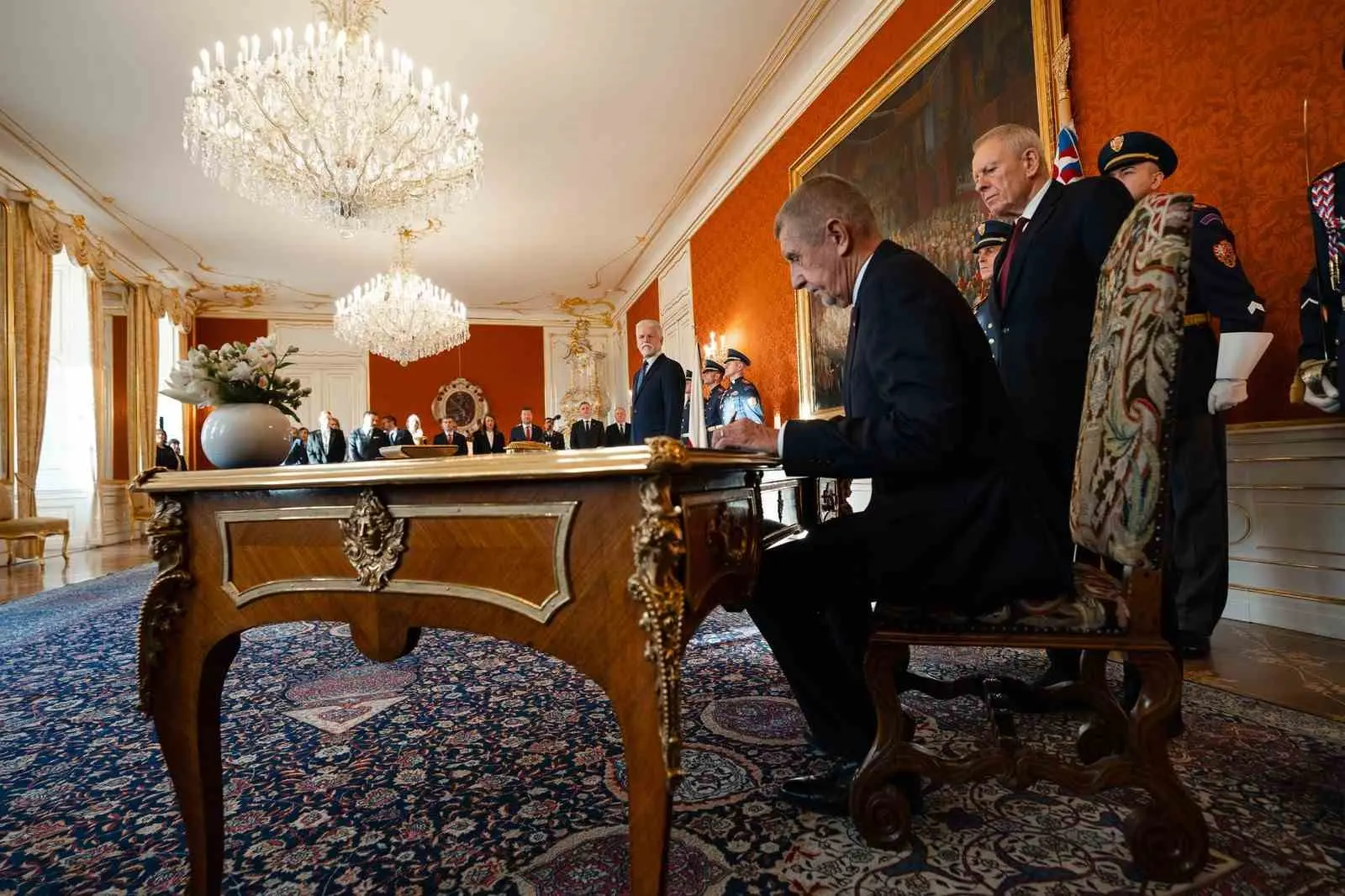 Çekya’da genel seçimi kazanan Memnuniyetsiz Vatandaşlar Hareketinin (ANO) lideri milyarder