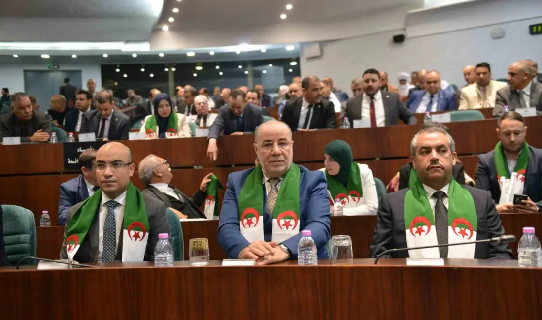 Cezayir Ulusal Halk Meclisi’nde düzenlenen oturumda Fransa’nın 1830 yılından 1962