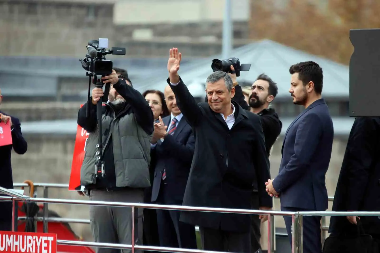 Cumhuriyet Halk Partisi (CHP) Genel Başkanı Özgür Özel, Kayseri’de düzenlenen