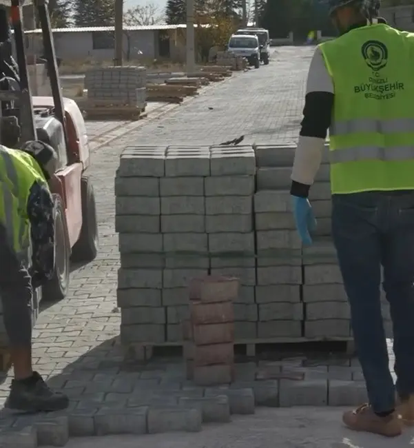 Denizli’nin Çivril ilçesi Kızılcasöğüt Mahallesinde uzun yıllardır devam eden üst