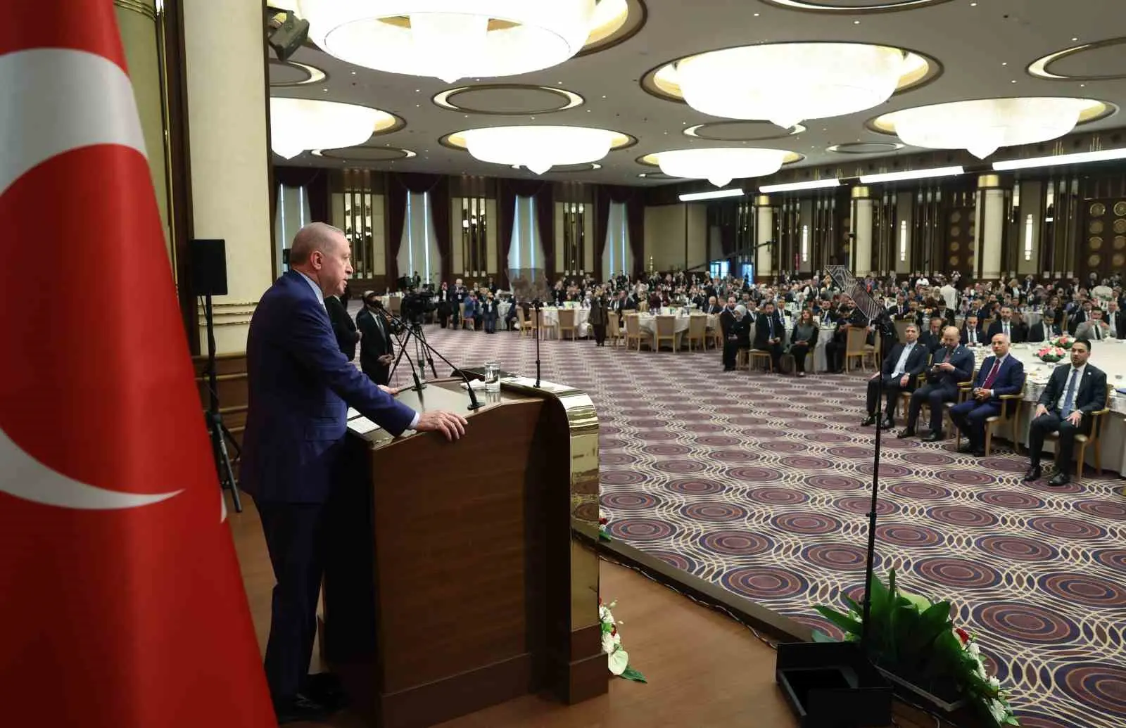 Cumhurbaşkanı Recep Tayyip Erdoğan, “Tertemiz niyetleriyle Türkiye Yüzyılı yürüyüşümüze eşlik