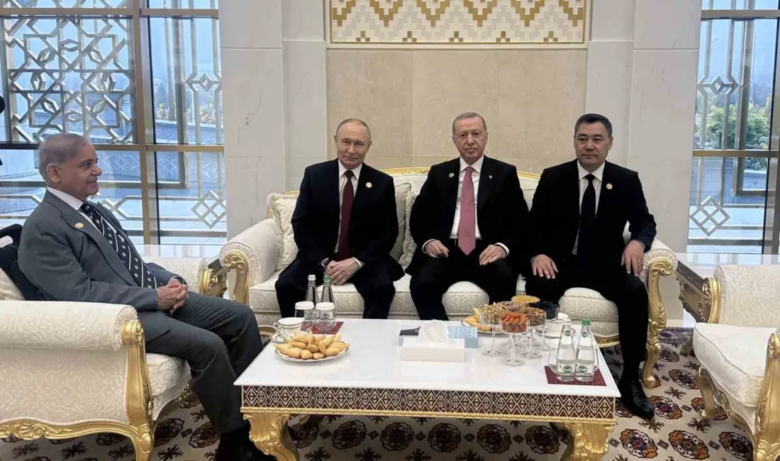 Cumhurbaşkanı Recep Tayyip Erdoğan, Aşkabat’ta Rusya Devlet Başkanı Vladimir Putin,