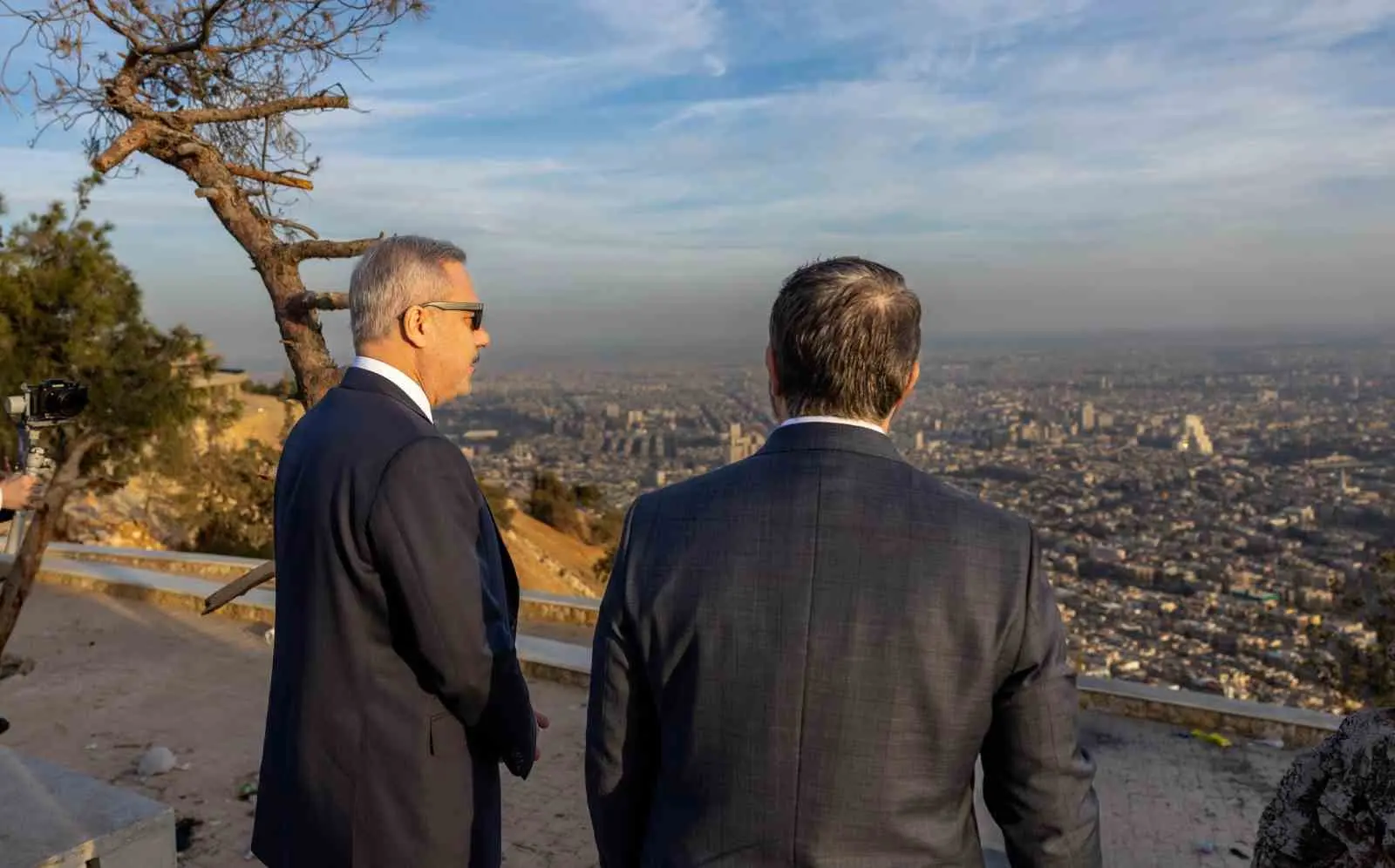 Dışişleri Bakanı Hakan Fidan, Kasyun Dağı’ndan Suriye’nin başkenti Şam’ı seyretti.