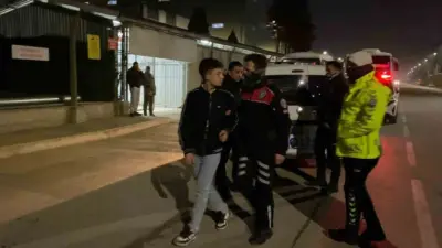 Bursa’nın İnegöl ilçesinde polisin dur ihtarına uymayan 15 yaşındaki sürücü,