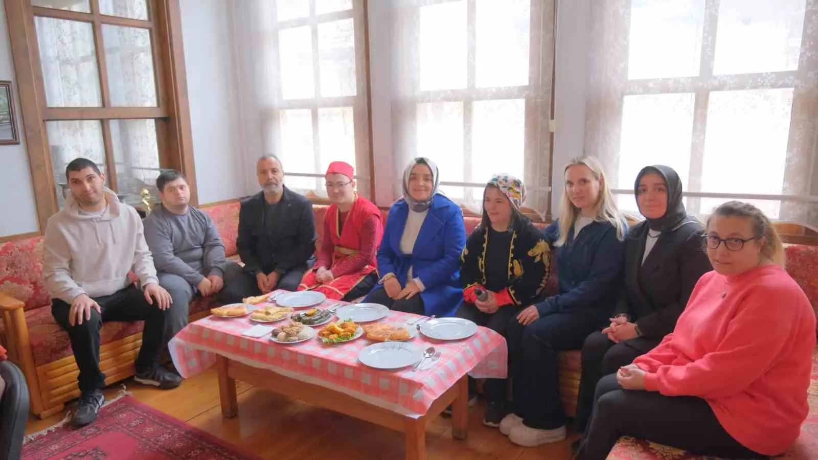 İnegöl Belediyesi Engelsiz Yaşam Merkezinde Tutum, Yatırım ve Türk Malları