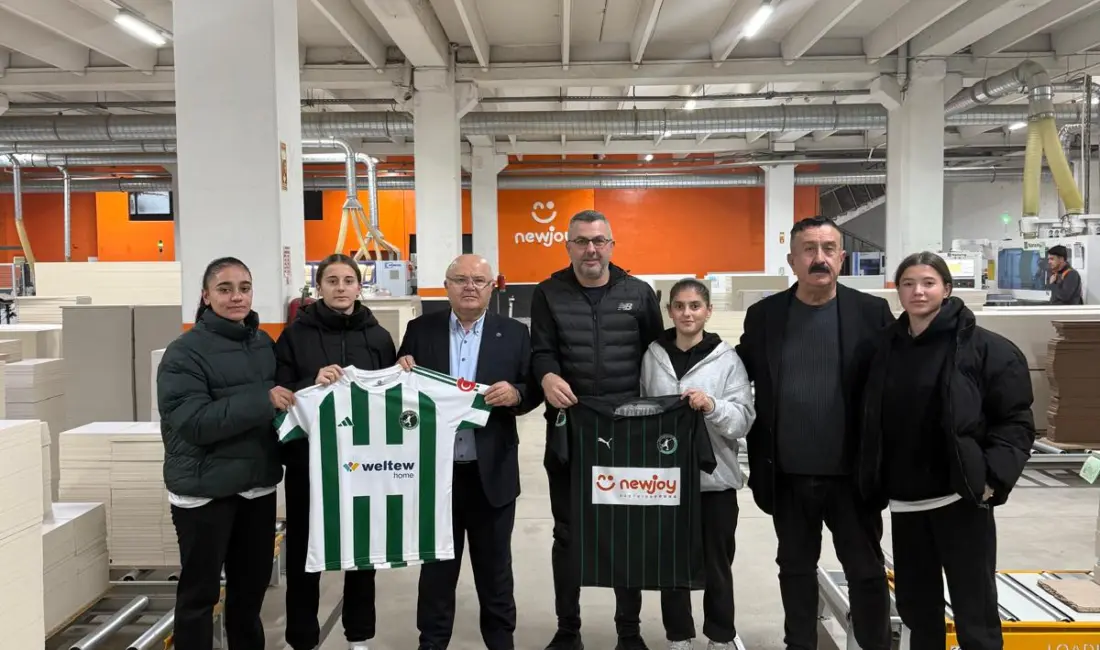 İnegöl Turgutalpspor Kulübü Başkanı Sezai Çelik ve Yenice OSB Yönetim