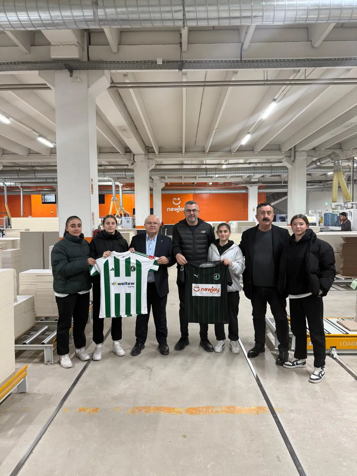 İnegöl Turgutalpspor Kulübü Başkanı Sezai Çelik ve Yenice OSB Yönetim