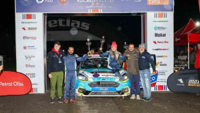 Dünyanın ilk ve tek engelli kadın ralli pilotu Kübra Denizci