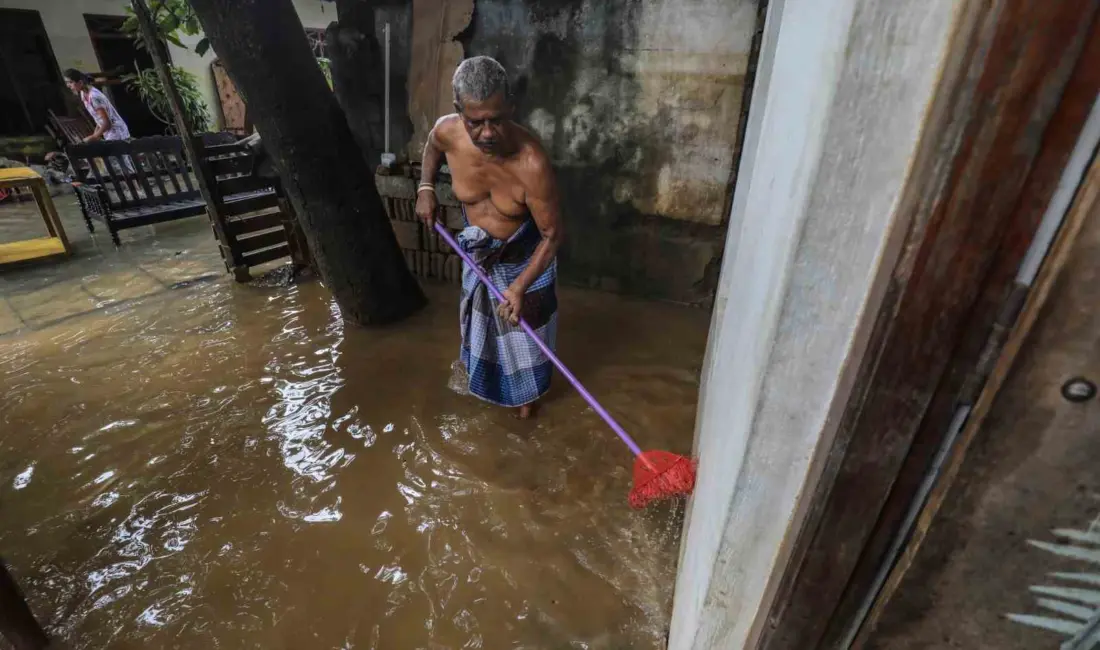 Güney Asya ülkelerinde şiddetli yağışların yol açtığı sel ve heyelanlarda