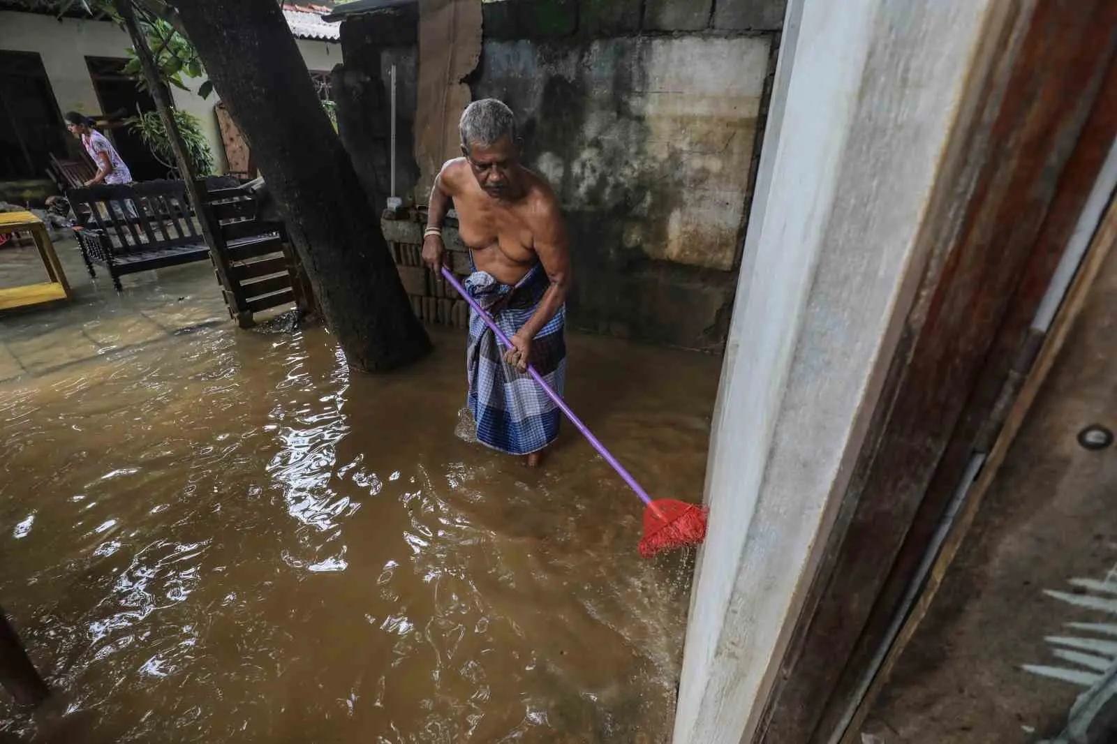 Güney Asya ülkelerinde şiddetli yağışların yol açtığı sel ve heyelanlarda