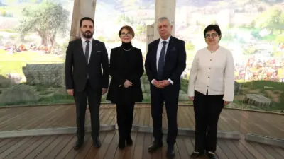 Gürcistan Acara Özerk Bölgesi Kültür Bakanı ve ünlü piyanist Eliso