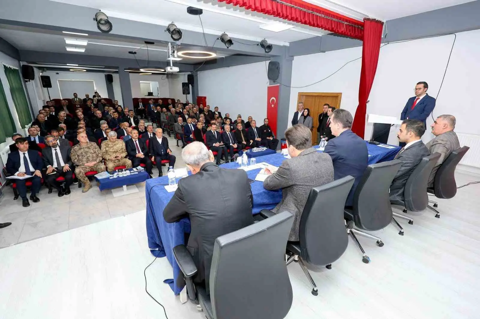 Bitlis Valisi Ahmet Karakaya başkanlığında “Güroymak İlçe Koordinasyon, İstişare ve