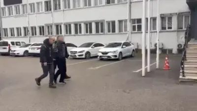 Bursa’da husumetlisini cadde ortasında silahla kovalayan ve çevredeki kalabalığa aldırış