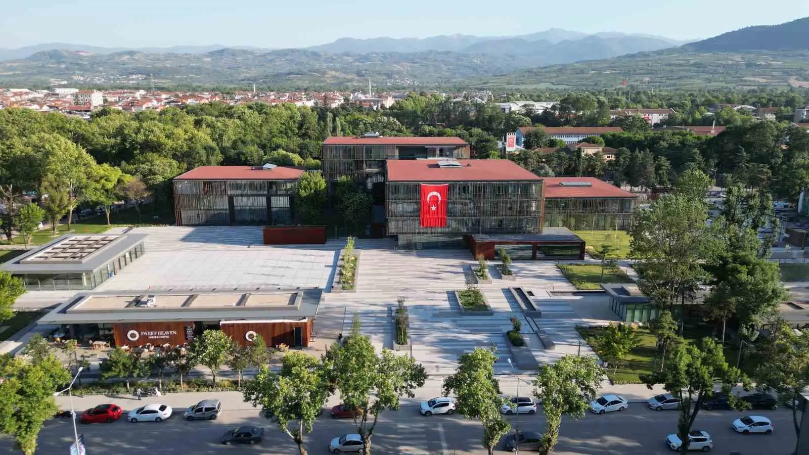 İnegöl Belediyesi, hava kalitesine etki eden katı yakıt tüketiminin yasaklanması