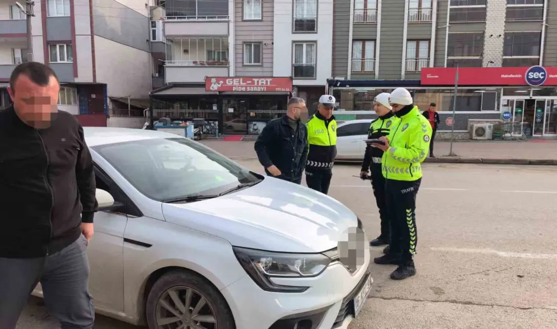 Bursa’nın İnegöl ilçesinde korsan taksicilik yaptığı tespit edilen 2 sürücüye