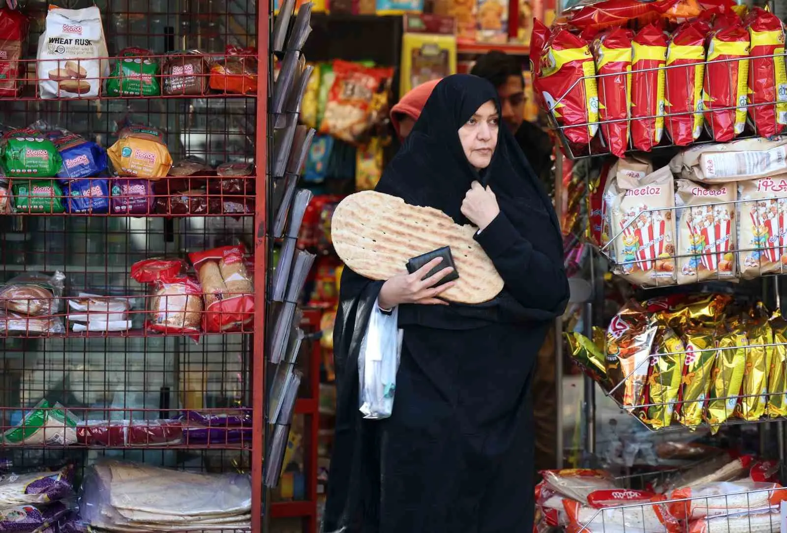 İran Cumhurbaşkanı Mesud Pezeşkiyan, başkent Tahran’da hayat pahalılığına karşı düzenlenen