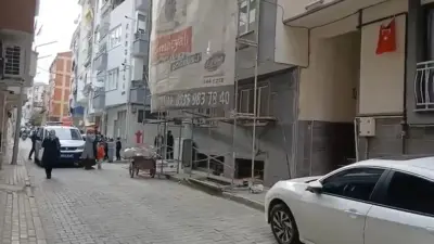 Bursa’nın Gemlik ilçesinde dış cephe kaplaması yaparken iskelenin 5’inci katından