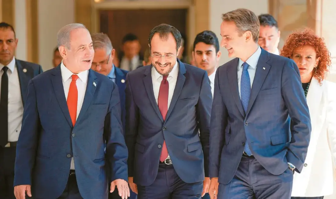 İsrail Başbakanı Binyamin Netanyahu, Yunanistan Başbakanı Kiryakos Miçotakis ve Güney