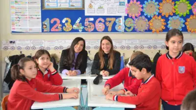 Bursa’nın Mudanya ilçesindeki Mütareke İlkokulu, Erasmus+ Projesi kapsamında İtalya’dan gelen