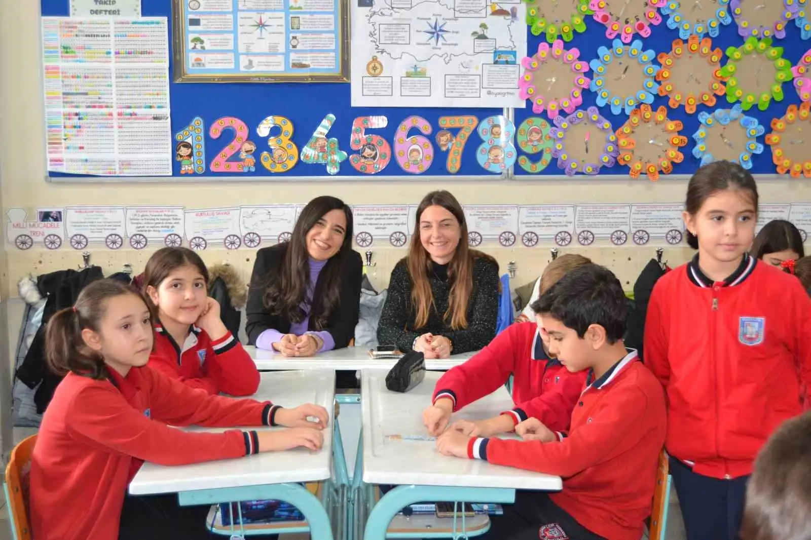 Bursa’nın Mudanya ilçesindeki Mütareke İlkokulu, Erasmus+ Projesi kapsamında İtalya’dan gelen