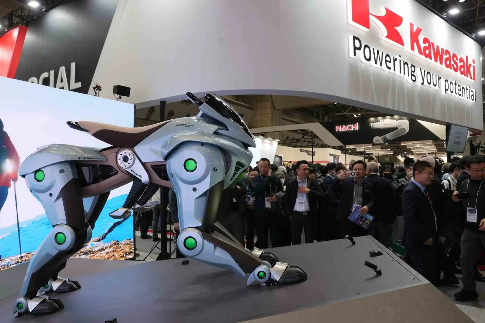 Japonya’da yapılan Uluslararası Robot Fuarı’nda (IREX) görücüye çıkan son teknoloji