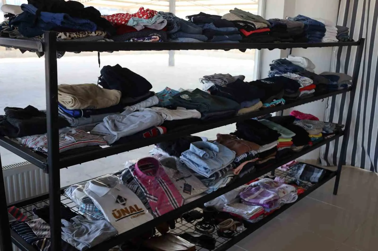 Denizli’nin Kale ilçesinde yaşayan ihtiyaç sahibi vatandaşların temel ihtiyaçlarına daha