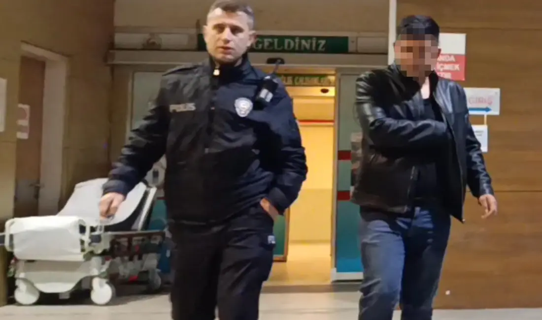 Bursa’nın İnegöl ilçesinde alkollü sürücünün kontrolünden çıkan kamyonet, sokakta park