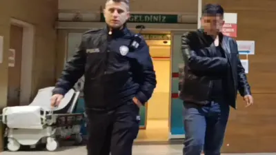 Bursa’nın İnegöl ilçesinde alkollü sürücünün kontrolünden çıkan kamyonet, sokakta park