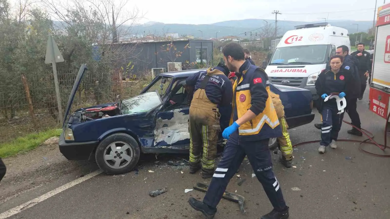Orhangazi’de meydana gelen kazada kamyonetle çarpışan otomobil sürücüsü yaralandı. Kaza