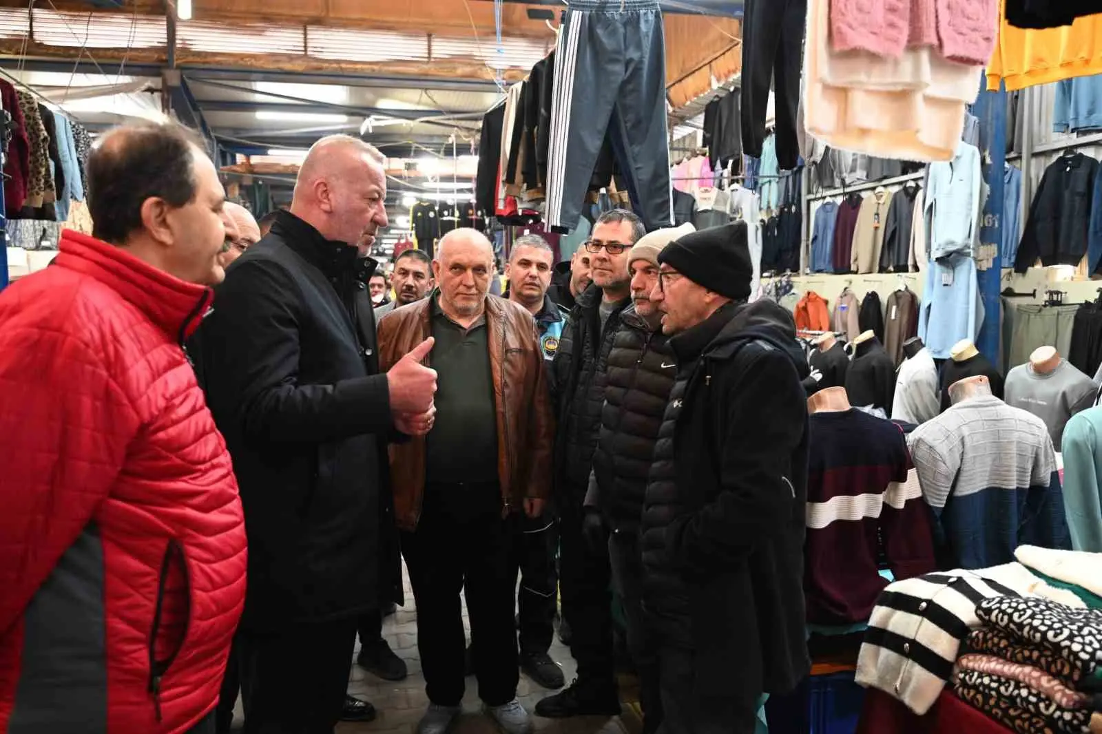 Vatandaşlarla kurduğu bire bir diyaloglarla her daim insan odaklı hizmet