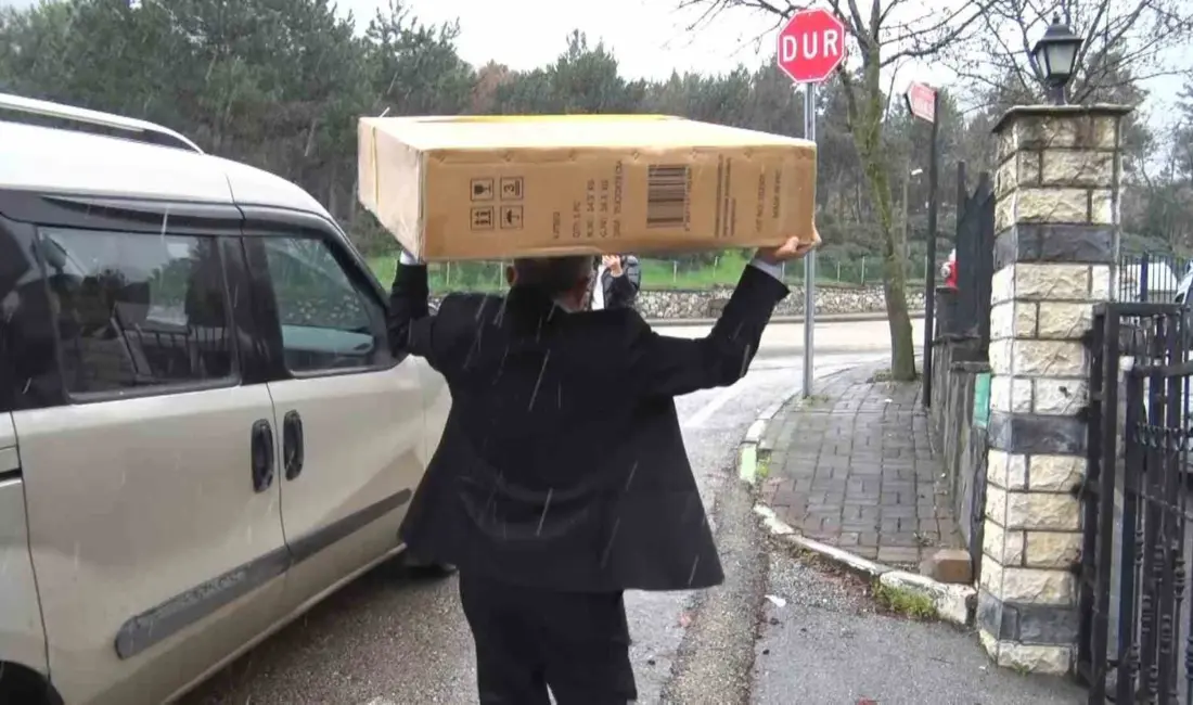 Bursa’da ihtiyaç sahiplerine tekerlekli sandalye dağıtımı yapan Türkiye Bulanıklılar Eğitim