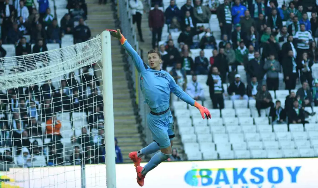Bursaspor’un 18 yaşındaki kalecisi Kerem Matışlı, Fethiyespor maçında 4 maçlık