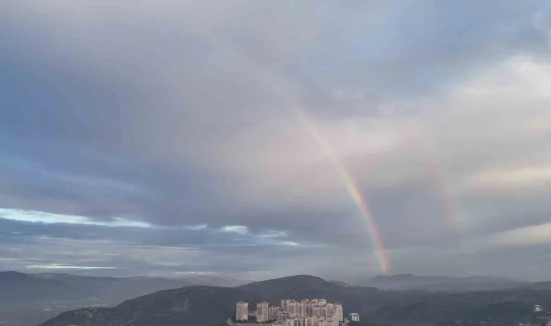 Bursa’nın Kestel ilçesi semalarında, herhangi bir yağış olmamasına rağmen oluşan