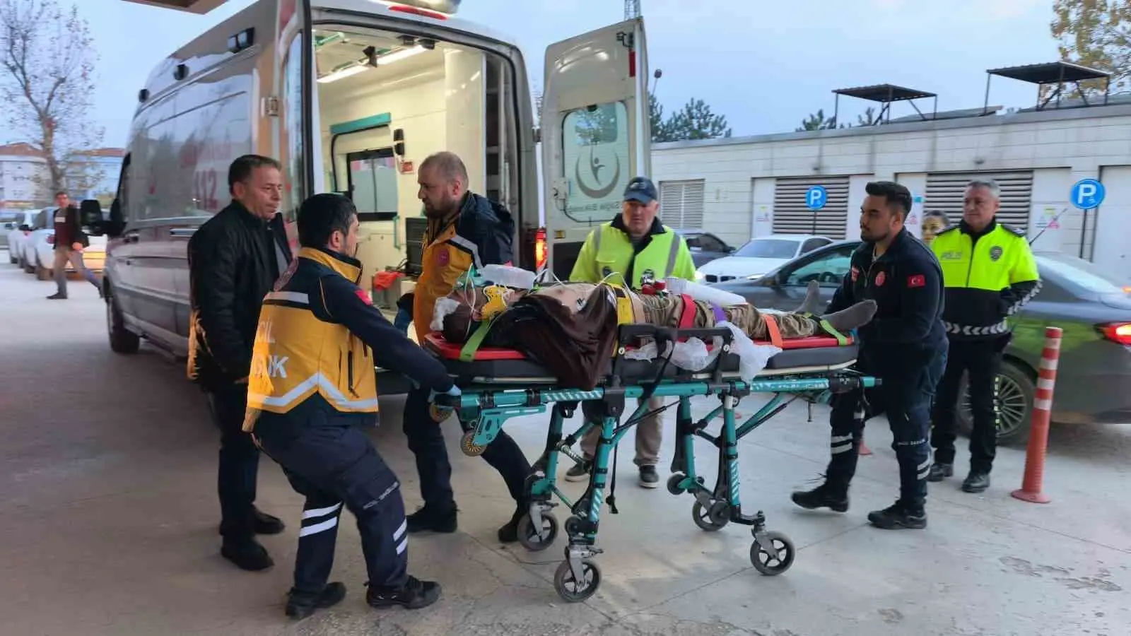 Bursa’nın İnegöl ilçesinde kontrolden çıkan minibüsün şarampole yuvarlandığı kazada sürücü