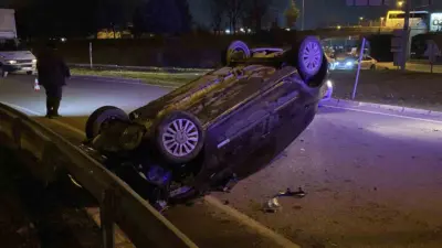 Bursa’nın İnegöl ilçesinde meydana gelen kazada kontrolden çıkan otomobil taklalar