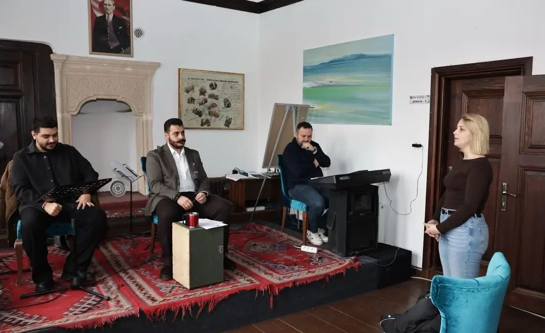 Kütahya Belediyesi bünyesinde faaliyet gösteren Kültür Sanat Akademisi Türk Halk