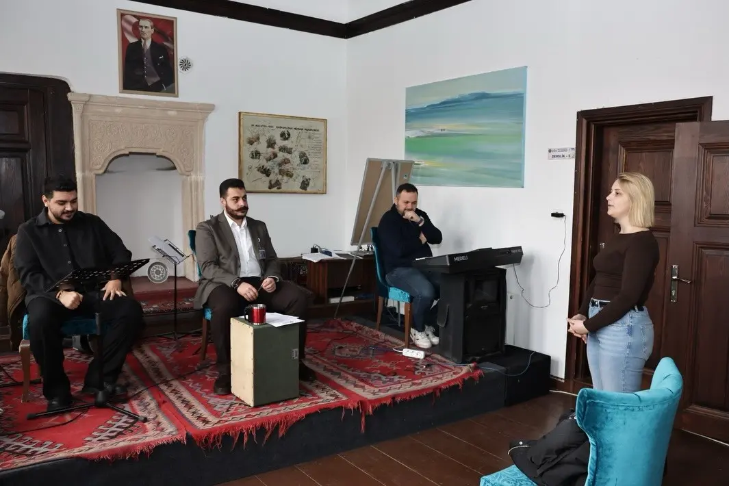 Kütahya Belediyesi bünyesinde faaliyet gösteren Kültür Sanat Akademisi Türk Halk