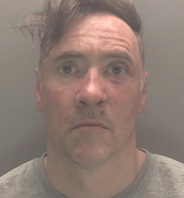 İngiltere’de Mayıs ayında Liverpool futbol takımının şampiyonluk kutlamalarında aracıyla kalabalığa