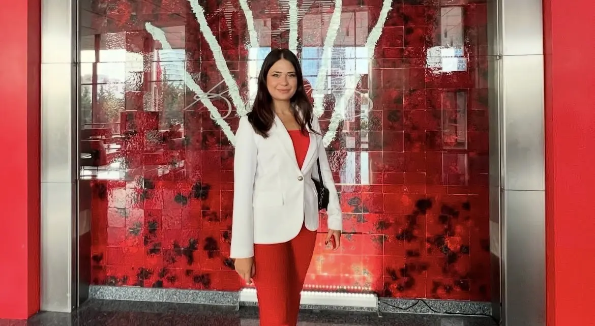 Bursa’da Osmangazi Belediyesi Meclis Üyesi Özlem Bodur, trafikte yol verme