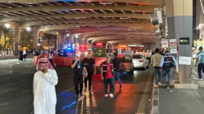 Suudi Arabistan’ın Mekke-i Mükerreme şehrinde kontrolünü kaybeden bir ring otobüsü,