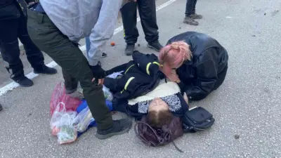 Bursa’nın Mudanya ilçesinde pazardan eve dönerken motosikletin çarptığı kadın yaralandı.