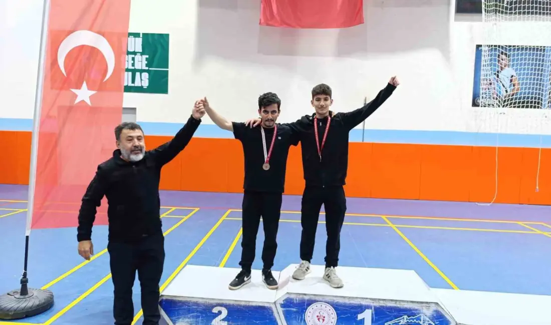 Kestel Spor Salonu’nda gerçekleştirilen Okul Sporları Gençler (A-B) Serbest ve