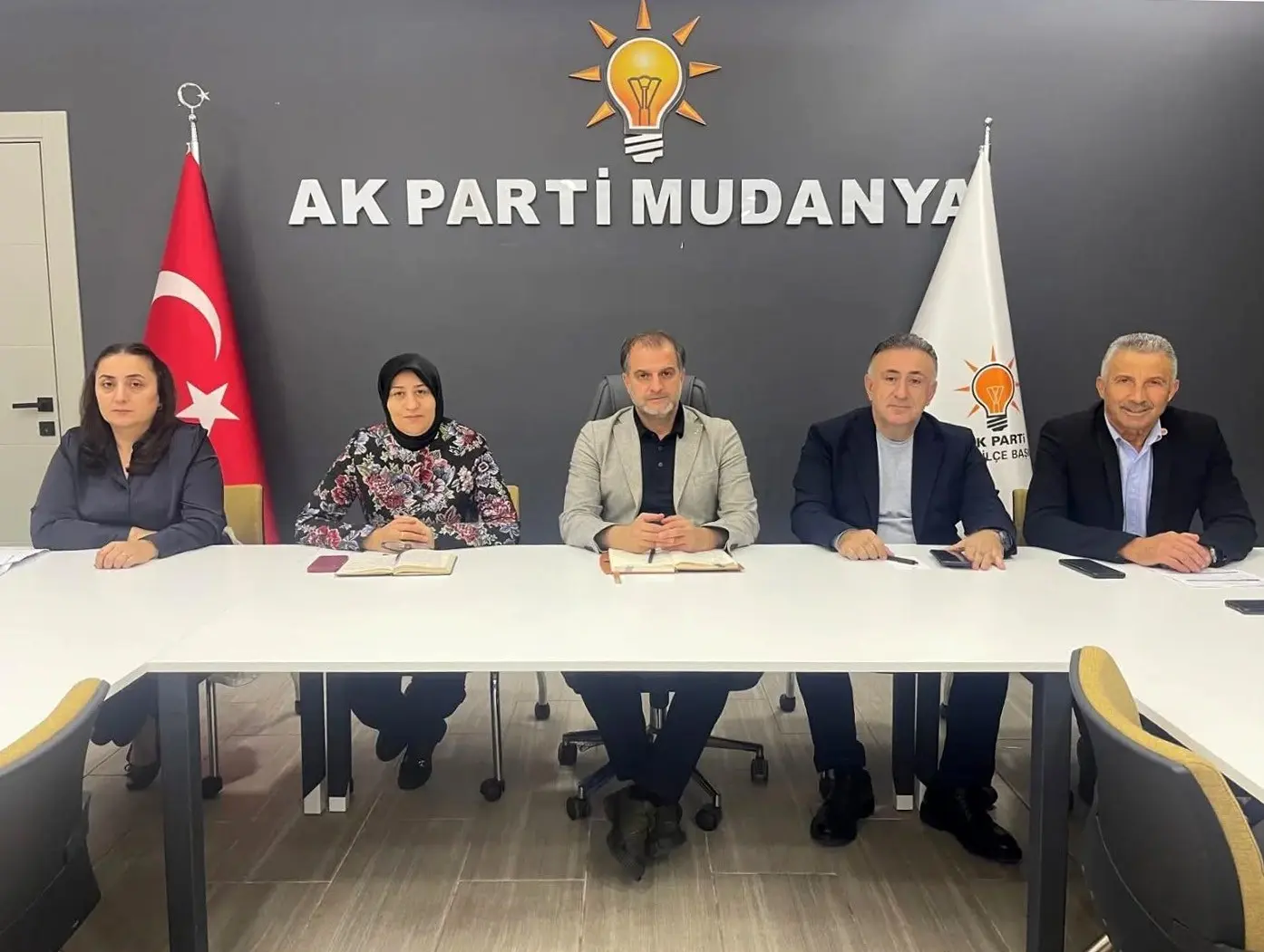 AK Parti Mudanya İlçe Başkanı Arif Bayrak, Mudanya Belediyesi’nin bazı