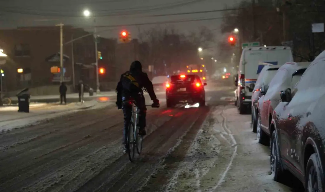 ABD’nin kuzeydoğusunu etkisi altına alan şiddetli kar fırtınası, New York