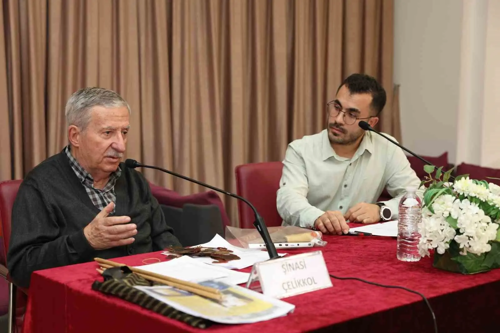 Nilüfer Belediyesi’nin düzenlediği “Bursa’nın Değerleri” söyleşisine konuk olan Karagöz ustası