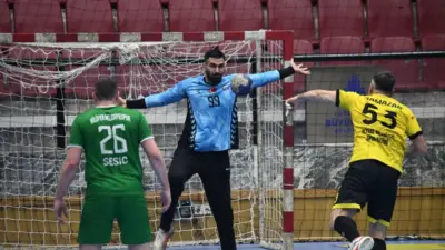 Hentbol Erkekler Süper Ligi’nde mücadele eden Nilüfer Belediyespor, Beykoz Belediyespor