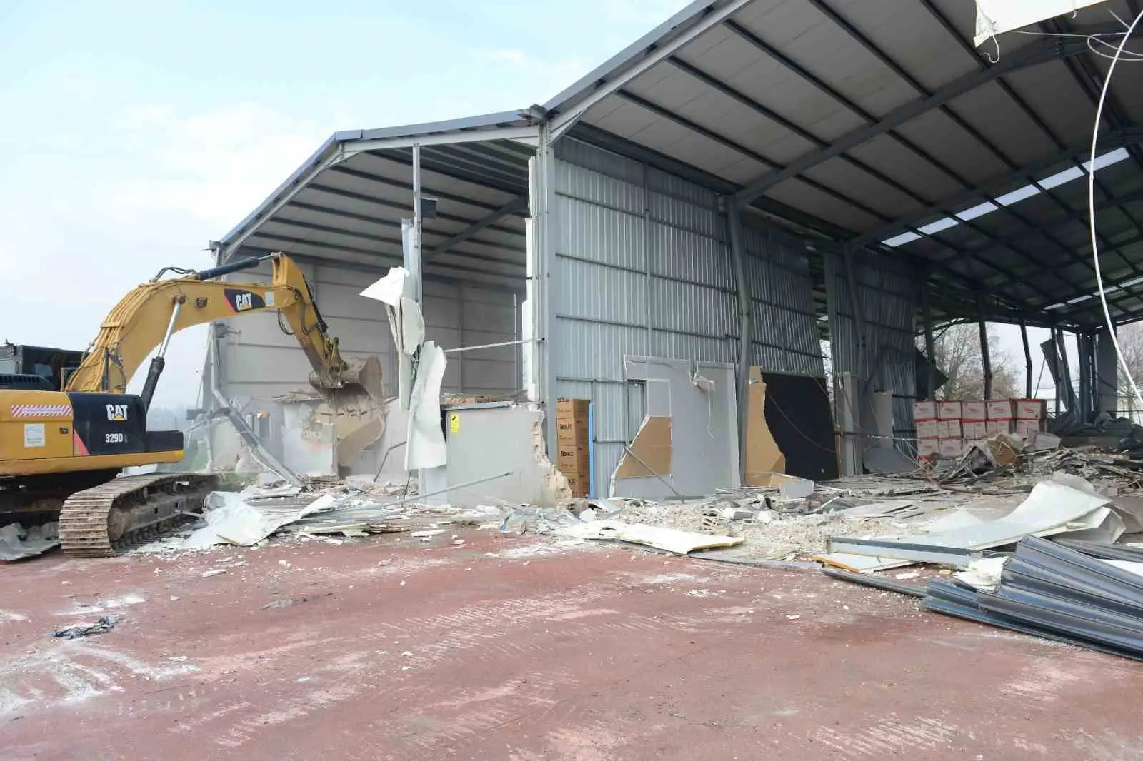 Nilüfer Belediyesi, kent genelinde kaçak yapılaşmayla mücadelesini kararlılıkla sürdürüyor. Özellikle