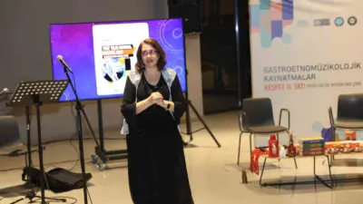 Nilüfer Belediyesi’nin düzenlediği “Gastroetno müzikolojik Kaynatmalar” etkinliğinde “Yeni Yıl” teması